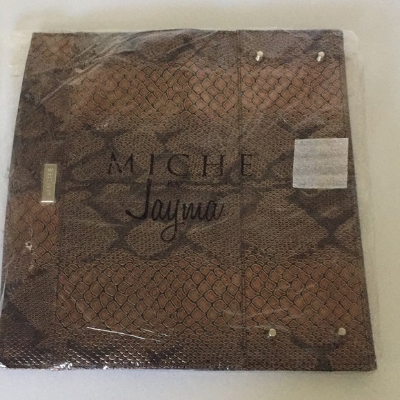 MICHE | Jayma Animal Print Shell NWOT - Picture 5 of 5